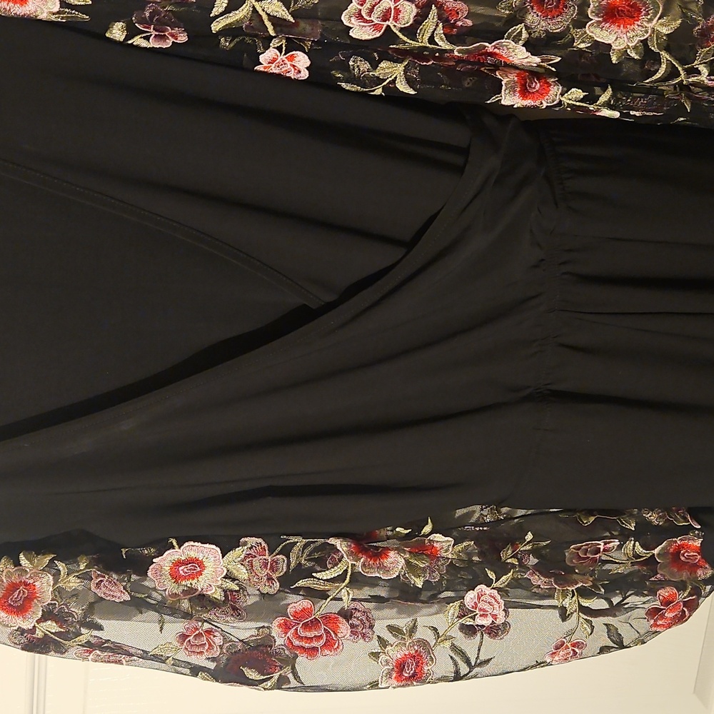 VENUS Black Jumpsuit with Floral Sleeves - Picture 3 of 8